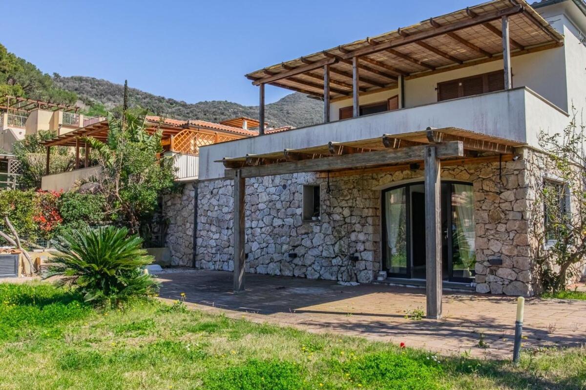 Villa Acquasalata Nisporto Buitenkant foto