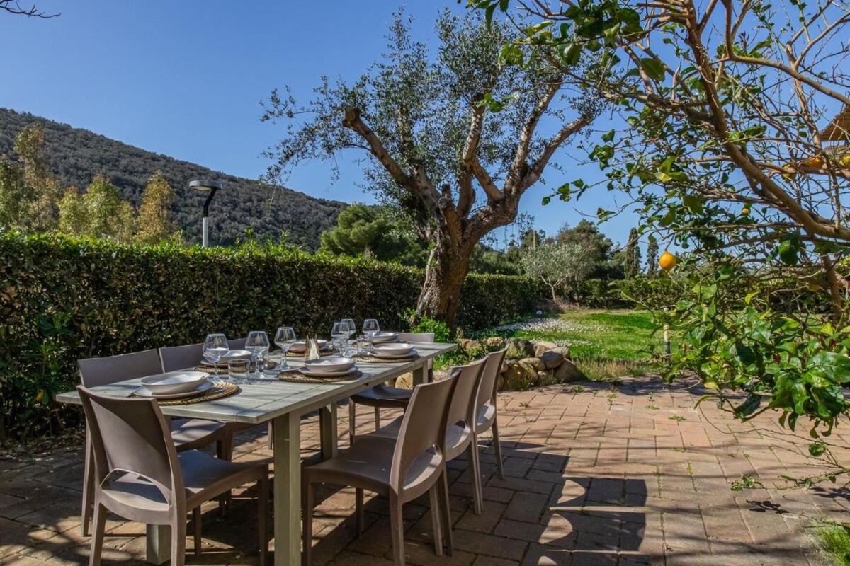 Villa Acquasalata Nisporto Buitenkant foto