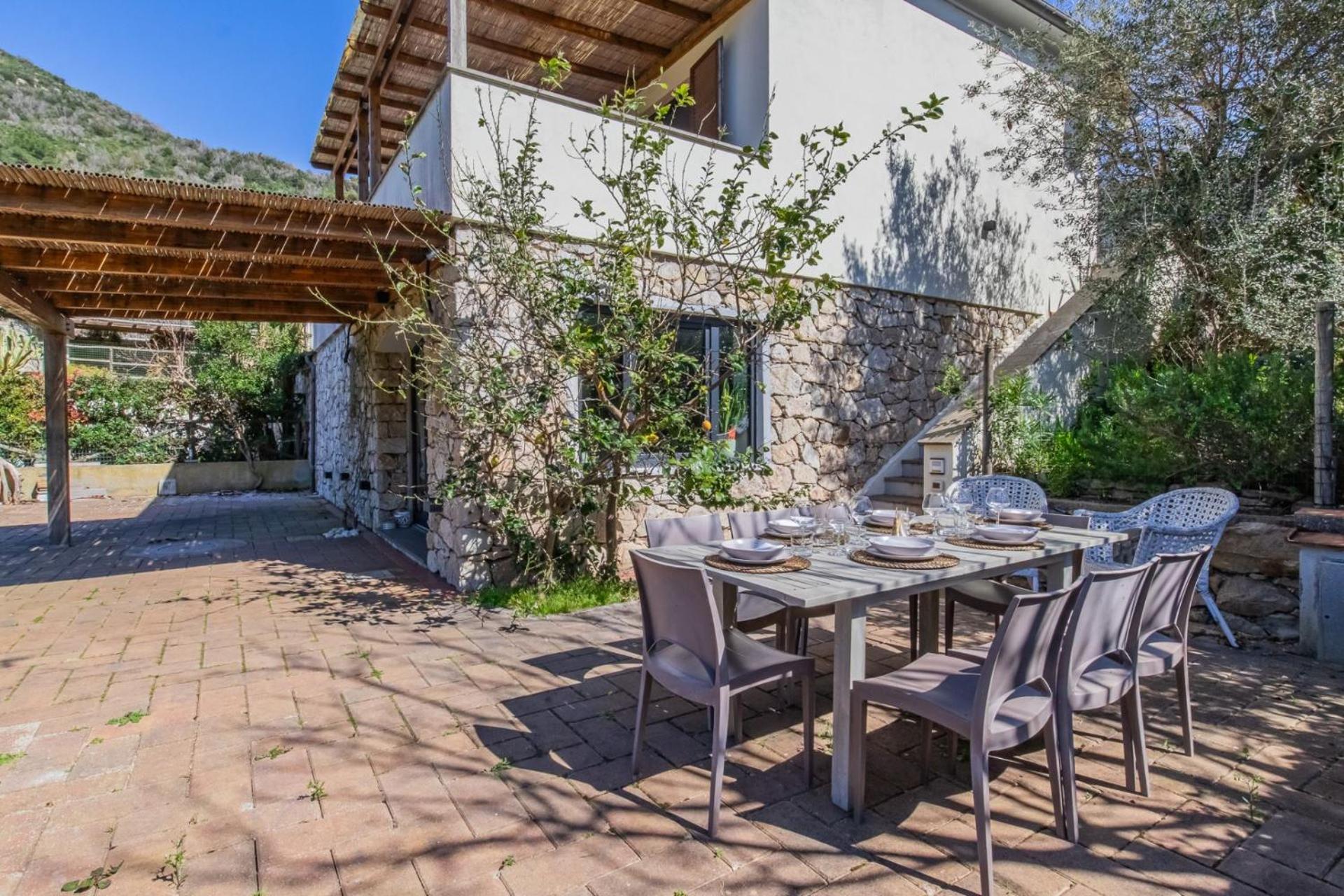 Villa Acquasalata Nisporto Buitenkant foto